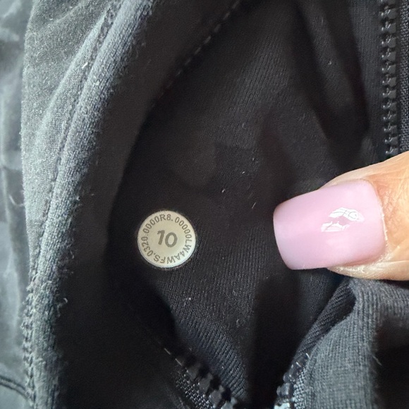 Lululemon camo define jacket size 10 - Picture 3 of 5